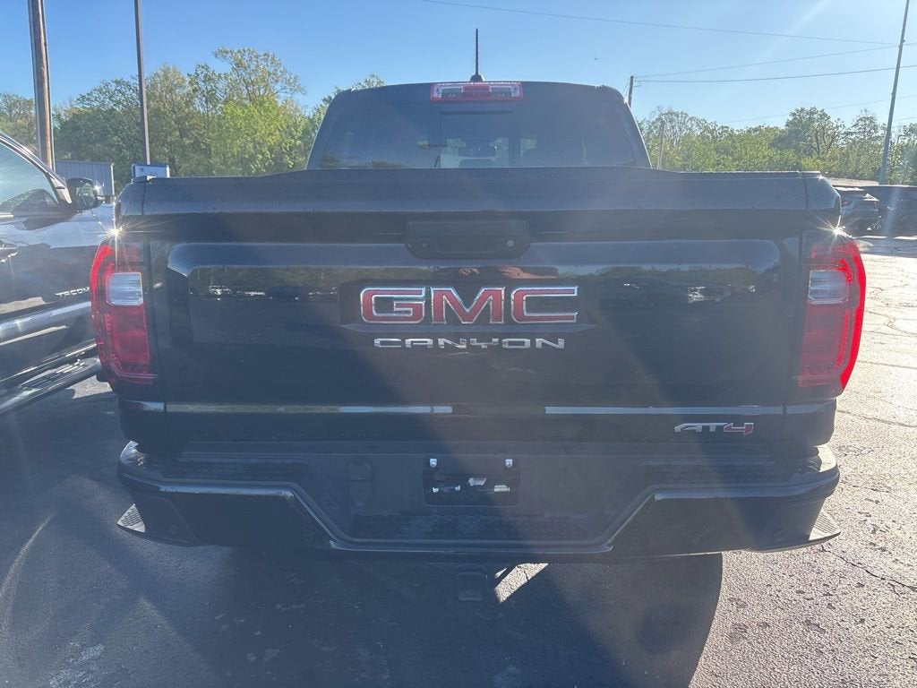 2024 GMC Canyon AT4